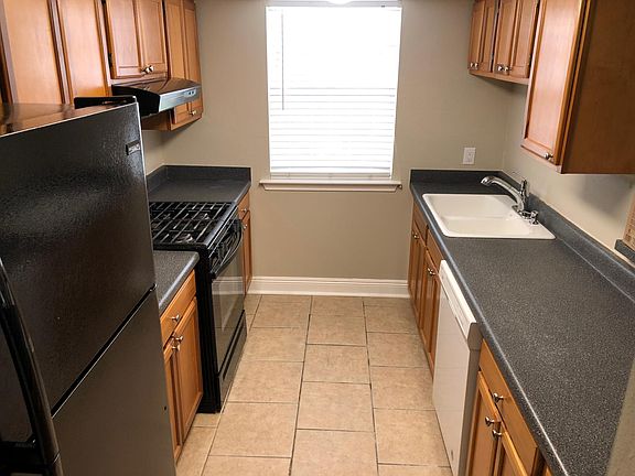 2nd image of 3743 Bunkerhill Dr