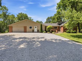 1846 Edwards Dr, Akron, OH 44306