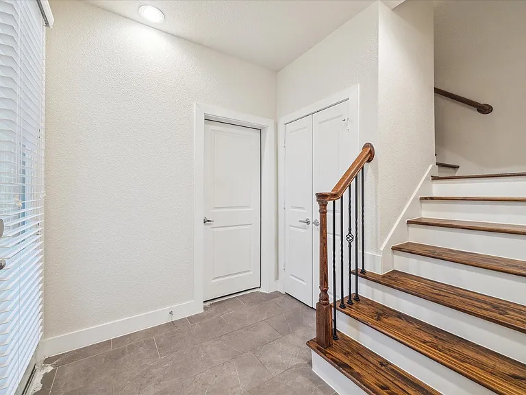 3902 Tulane Oak Dr — Photo 4