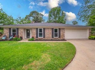 608 Spring Lake Dr, Bedford, TX 76021