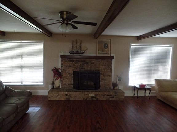 5th image of 105 Trailwood Cir