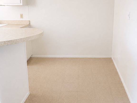 4th image of 1029 E Artesia Blvd #10