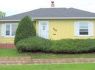 110 E 8th St, Zumbrota, MN 55992