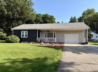 101 S Fairview Pl, Clinton, IL 61727