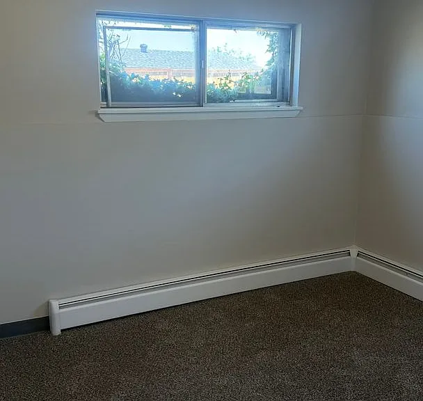 547 Greenwood Dr — Photo 17