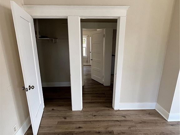 4th image of 1349 W 49th St