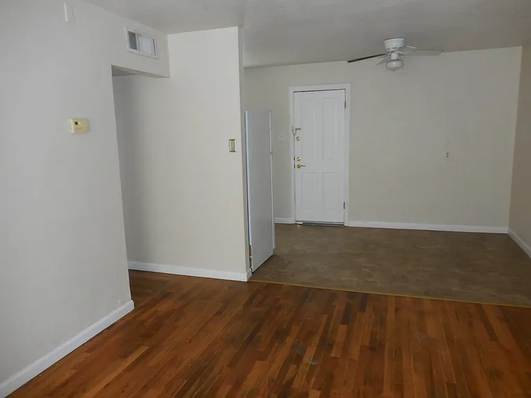 701 W Yandell Dr #12-1 — Photo 4