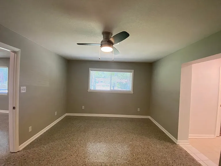 400 Argyle Ct — Photo 24