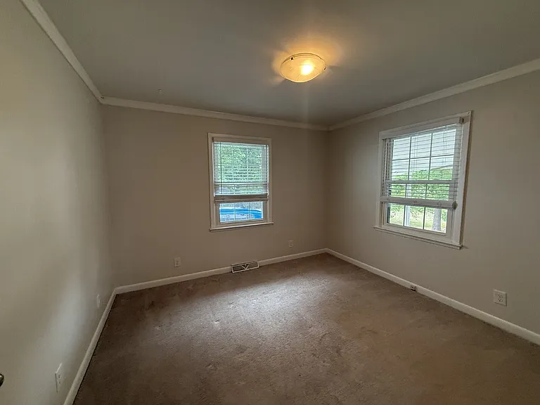 2404 Francis St — Photo 12