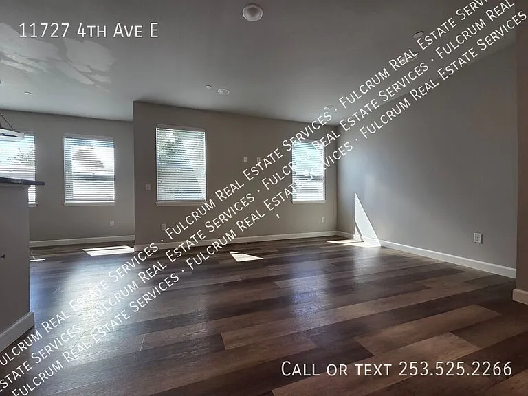 11727 4th Ave E — Photo 12