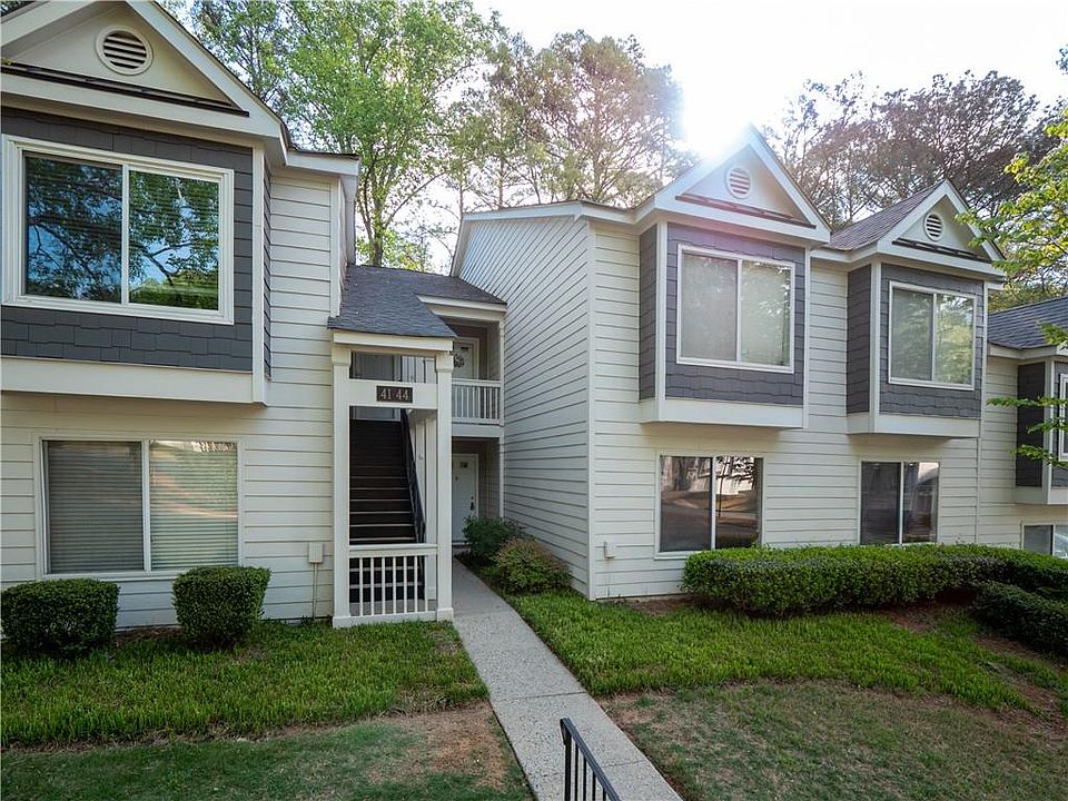 1st image of 43 Arbor End SE