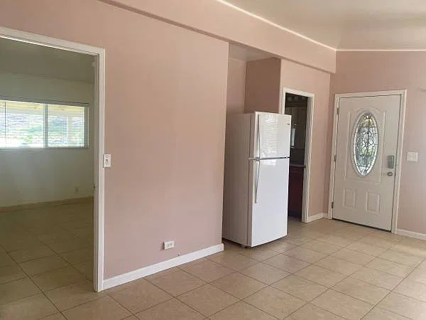 3 bed, 1.5 bath, 1031 sqft, $2,500 — Photo 3
