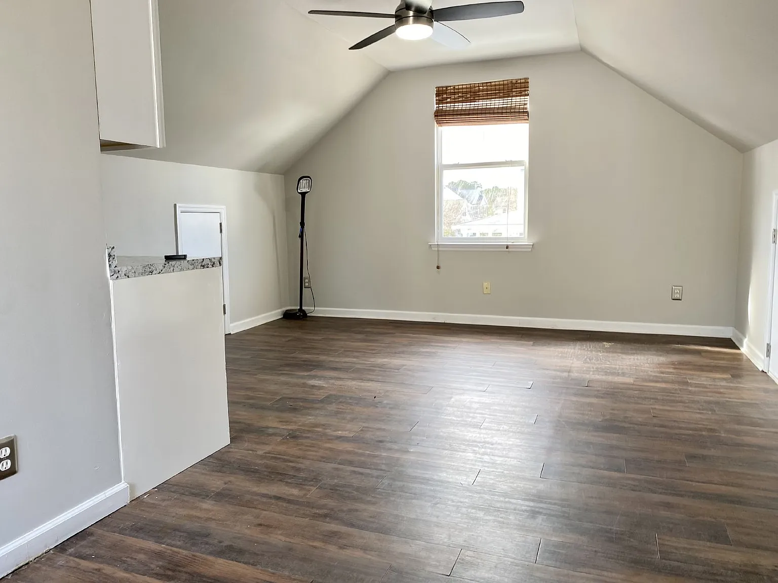Studio, 1.0 bath, 325 sqft, $1,125 — Photo 3