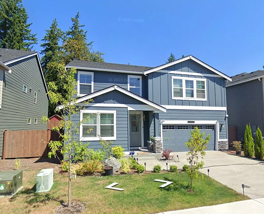 6 bed, 3259 sqft, $4,800 — Photo 1
