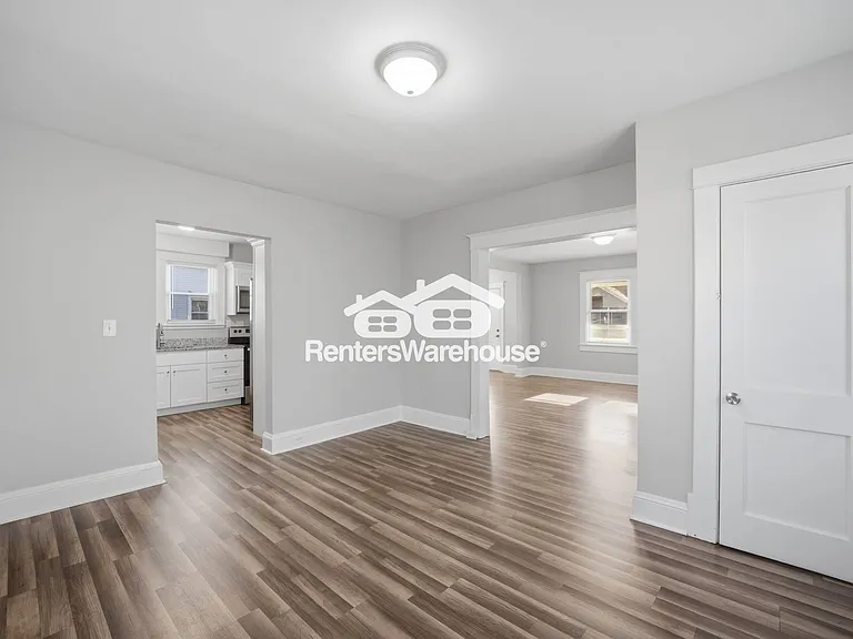 2729 Somme Ave — Photo 7