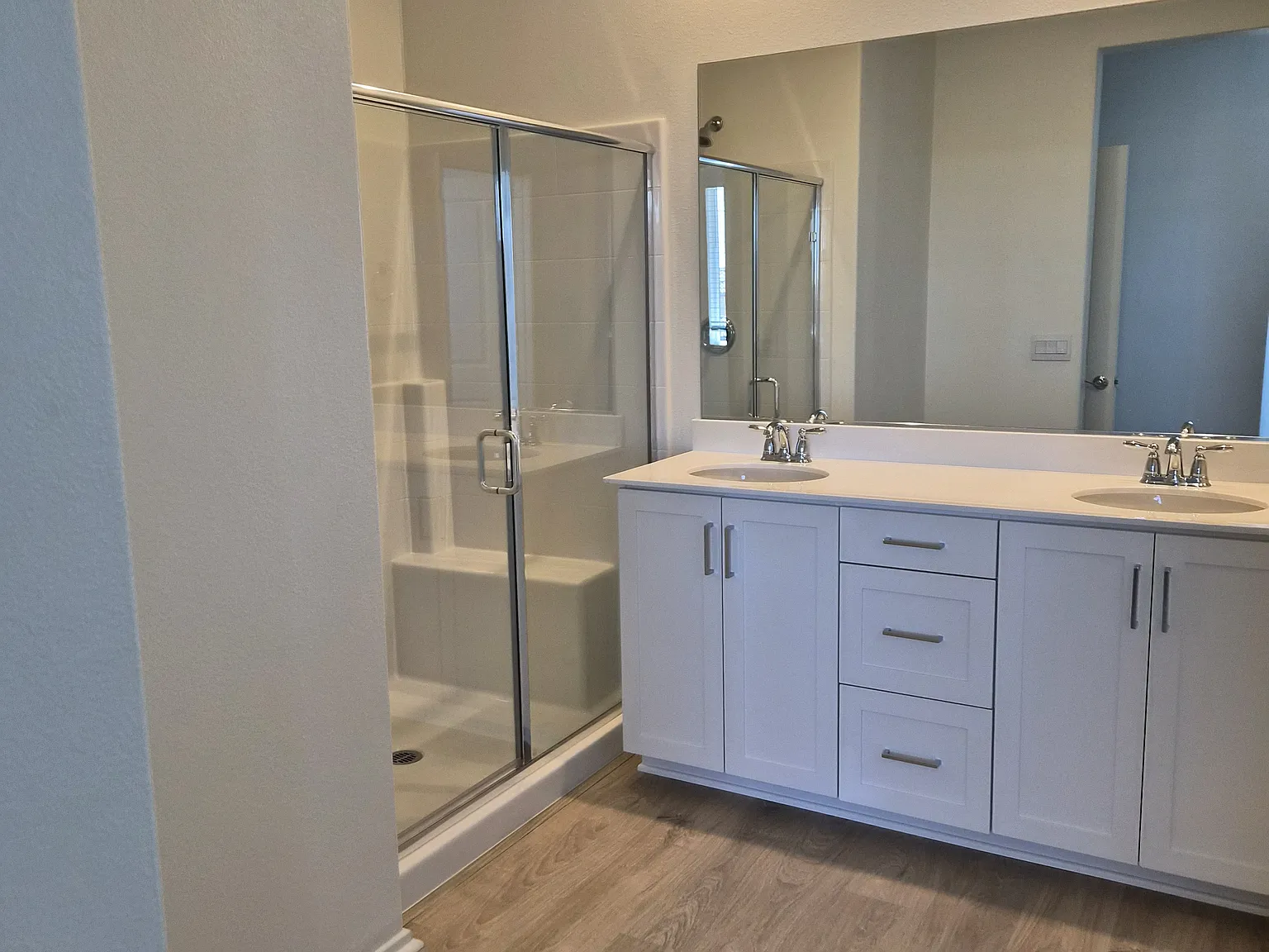 3 bed, 1435 sqft, $3,950 — Photo 4