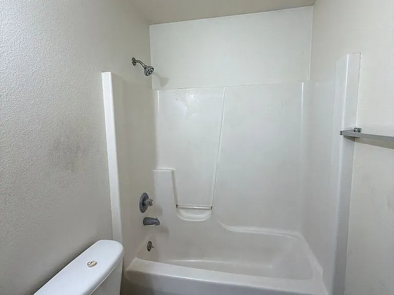 279 Woodridge Ct — Photo 19