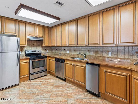 5th image of 2515 S Atlantic Ave Unit 1107