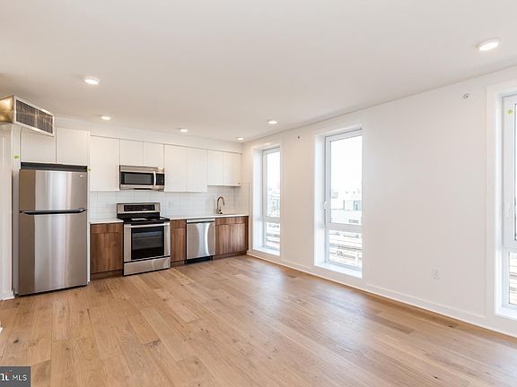 2nd image of 1416 Frankford Ave #406