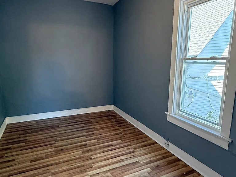 448 Amherst St #4 — Photo 4
