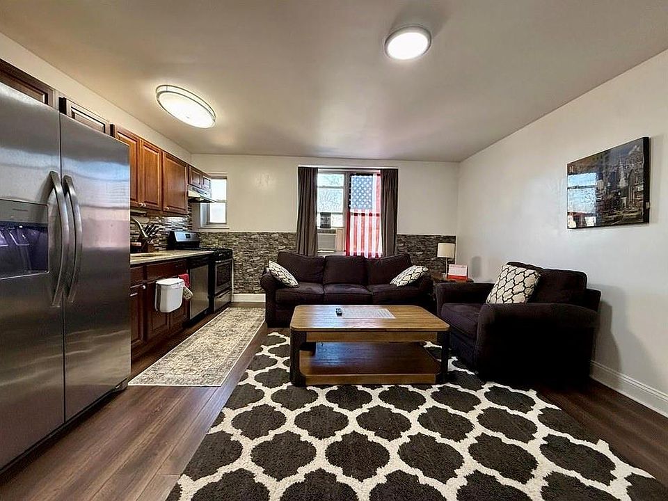 1st image of 565 Castleton Ave APT 2B