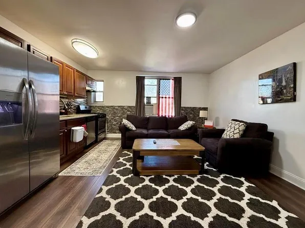 565 Castleton Ave APT 2B, Staten Island, NY 10301