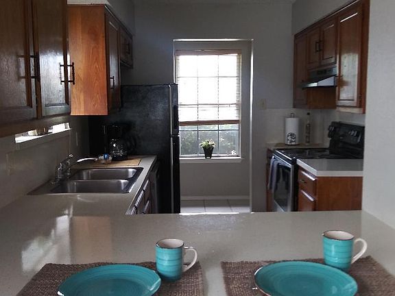 3rd image of 509 Guerin Dr