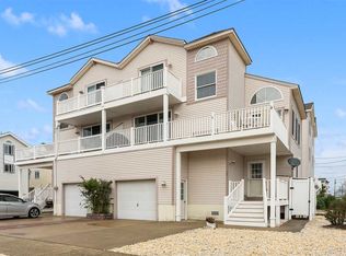 201 52nd St #E, Sea Isle City, NJ 08243