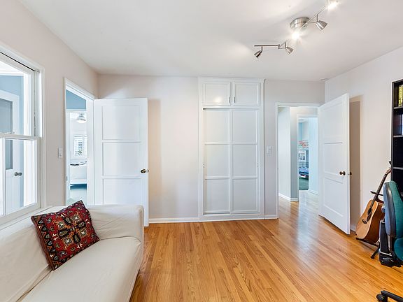 5th image of 5211 Etheldo Ave