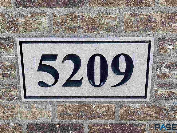 3rd image of 5209 S Chinook Ave
