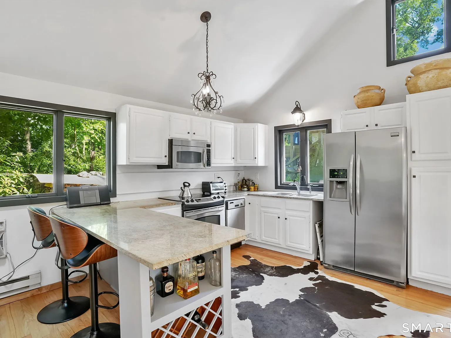 3 bed, 1.5 bath, 1112 sqft, $2,900 — Photo 2