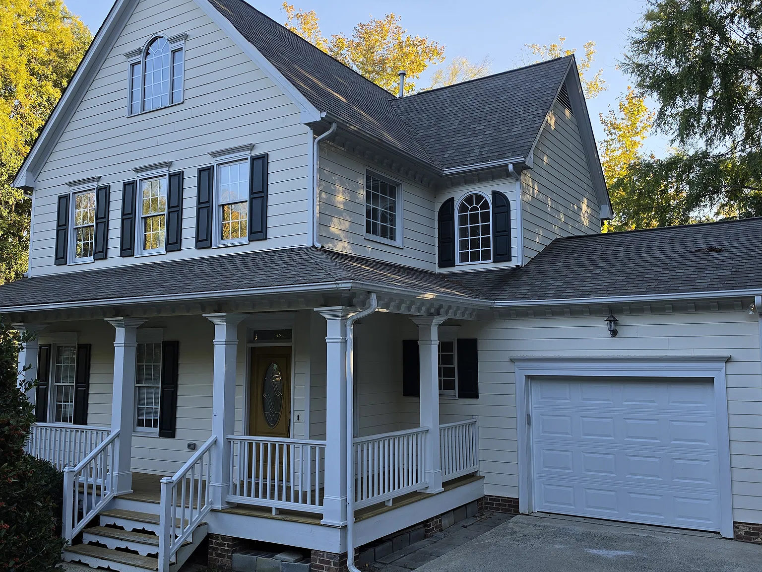3 bed, 2.5 bath, 1752 sqft, $2,400 — Photo 1