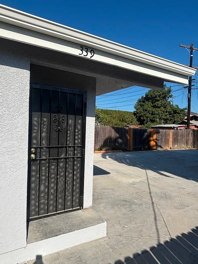 4 bed, 1000 sqft, $3,500 — Photo 2