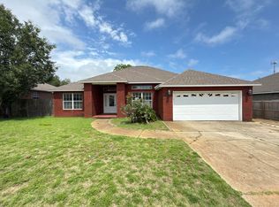 314 Friar Tuck Rd, Mary Esther, FL 32569