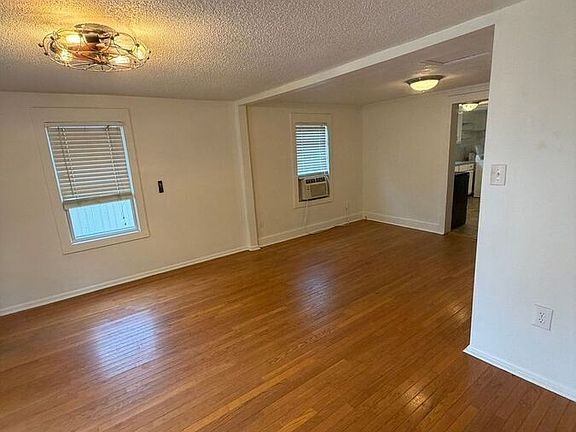 5th image of 108 Greenwood Ave