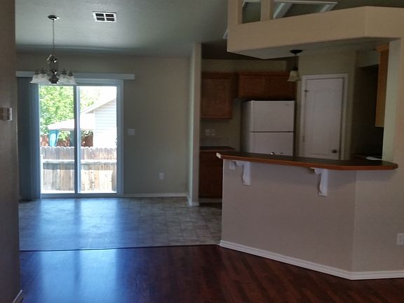 3rd image of 504 W Palmer Dr