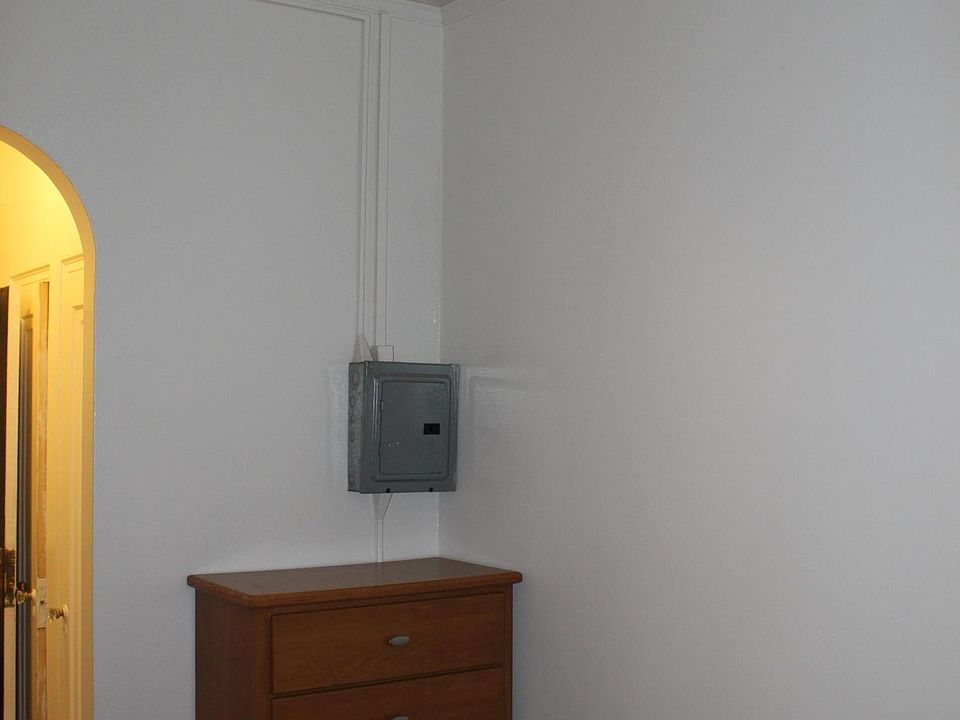 Building Photo 4