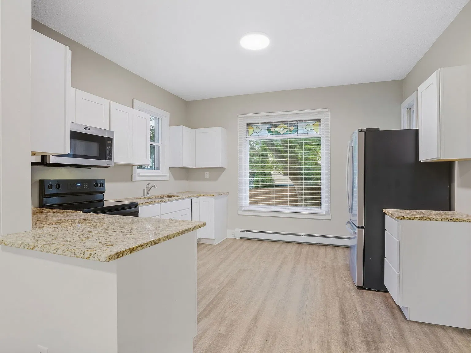 3 bed, 1700 sqft, $2,200 — Photo 3