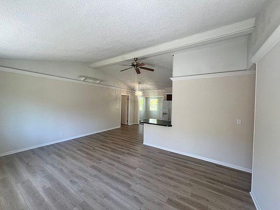 5th image of 139 Jasper Dr