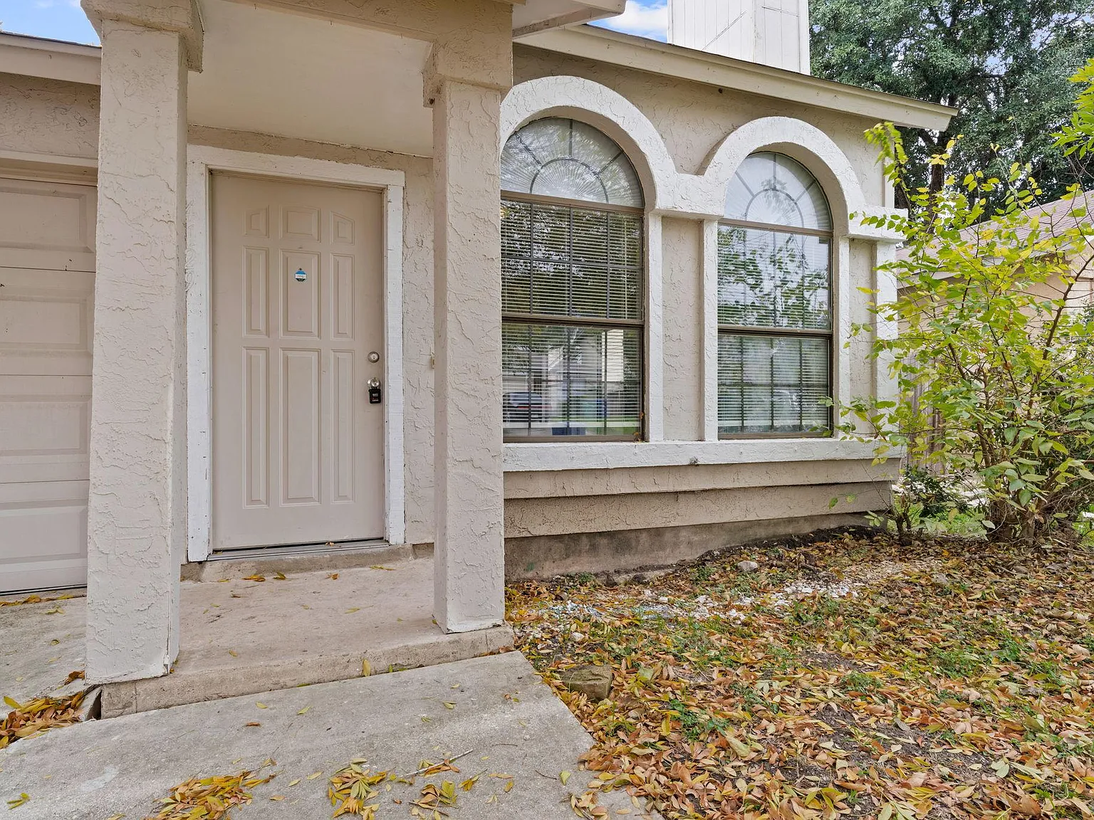 3 bed, 1060 sqft, $1,395 — Photo 2