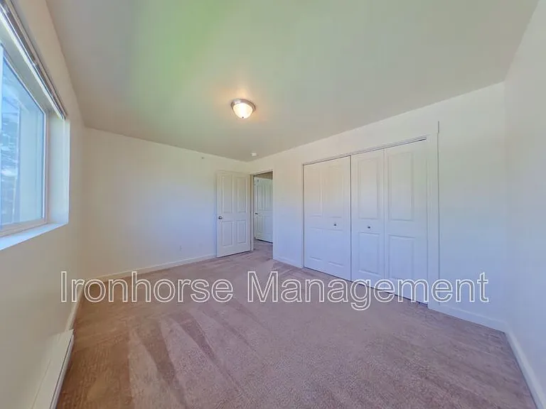 807 W Villard St #20 — Photo 14