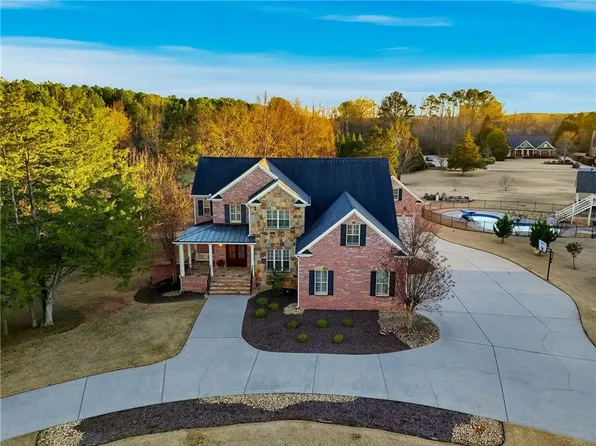 18 Starlight Dr NW, Cartersville, GA 30121