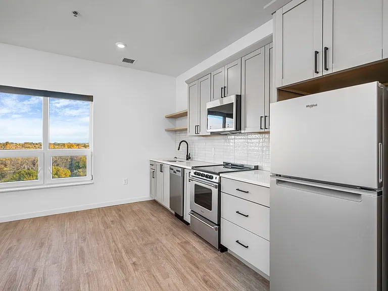 2. Franklin S.3 - Kitchen 2. Franklin S.3 - Kitchen