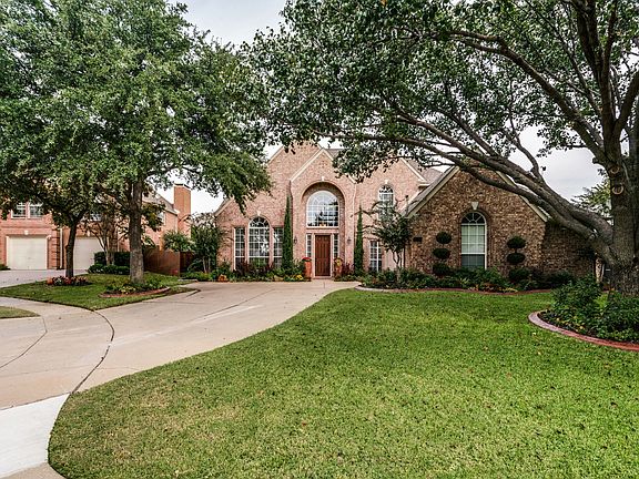 2nd image of 2824 Pond Wood Dr