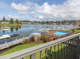 3500 NE West Devils Lake Rd APT 16, Lincoln City, OR 97367