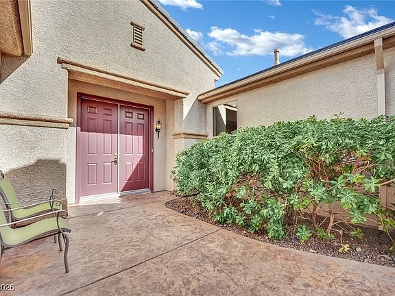 3rd image of 554 Mountain Links Dr