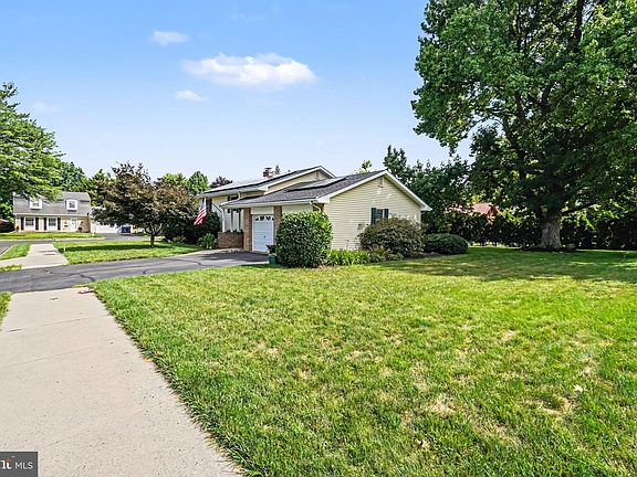2nd image of 2 Sycamore Ln