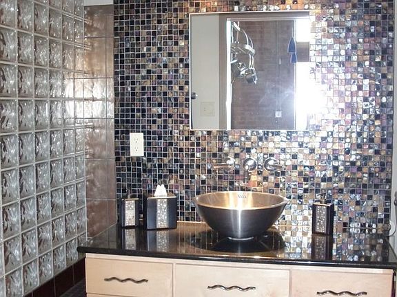 Luxurious bathroom, heated floor, huge shower