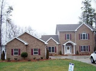 9484 Riviera Dr, Sherrills Ford, NC 28673