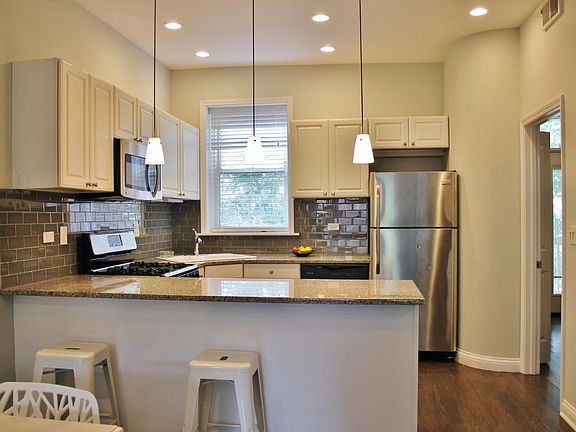 3rd image of 3850 N Southport Ave #2S